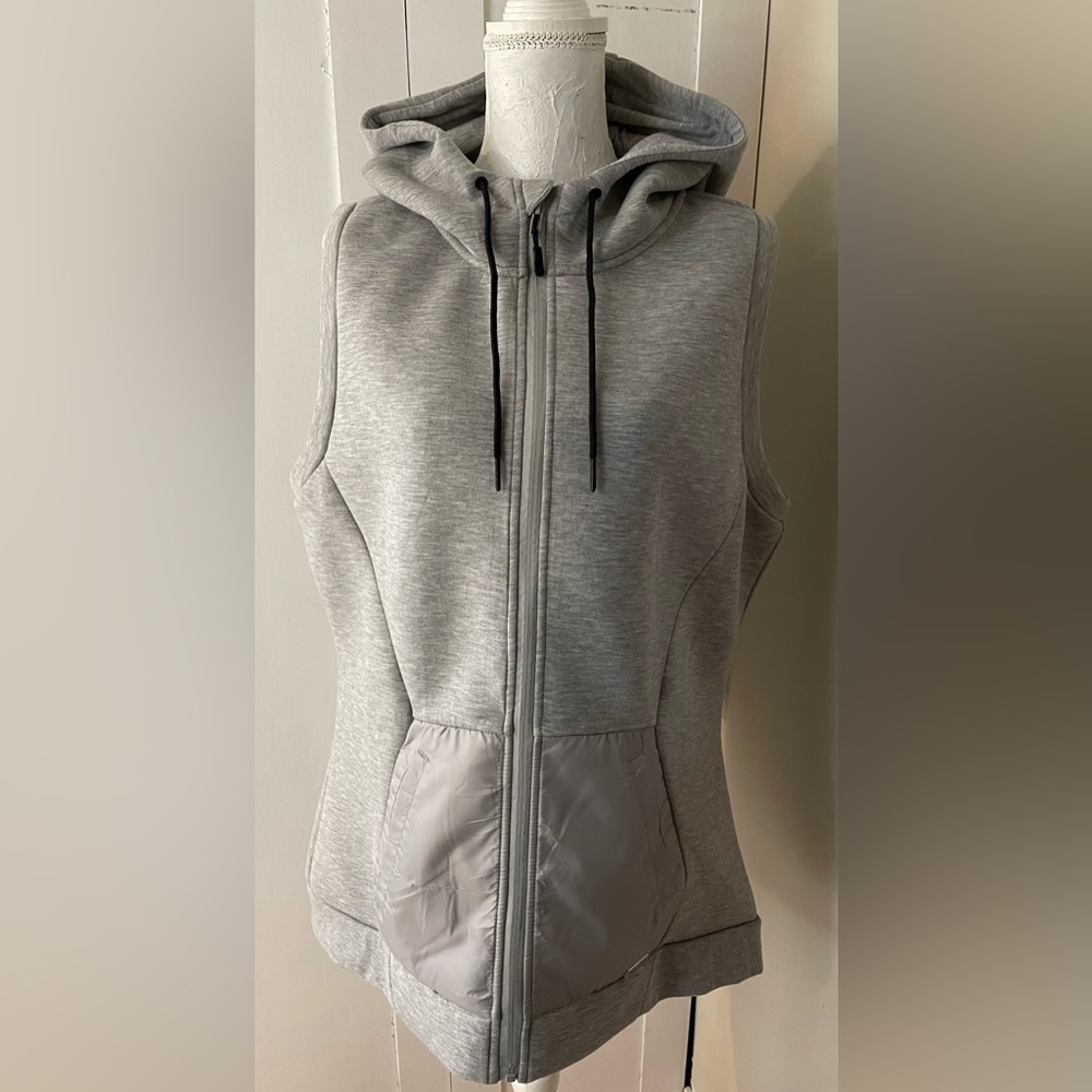 Levelwear Derve vest new without tags
